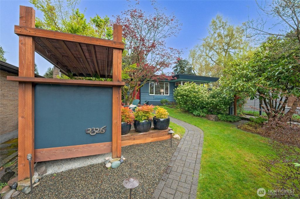 Photo of 2326 NE 91st Street, Seattle, WA 98115 (MLS # 2508171)