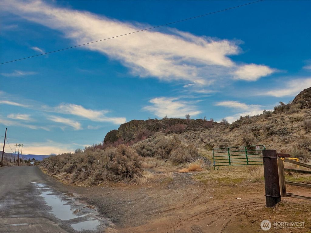 Photo of 22099 tbd Pleasant Valley Road NE, Grand Coulee, WA 99133 (MLS # 2459136)