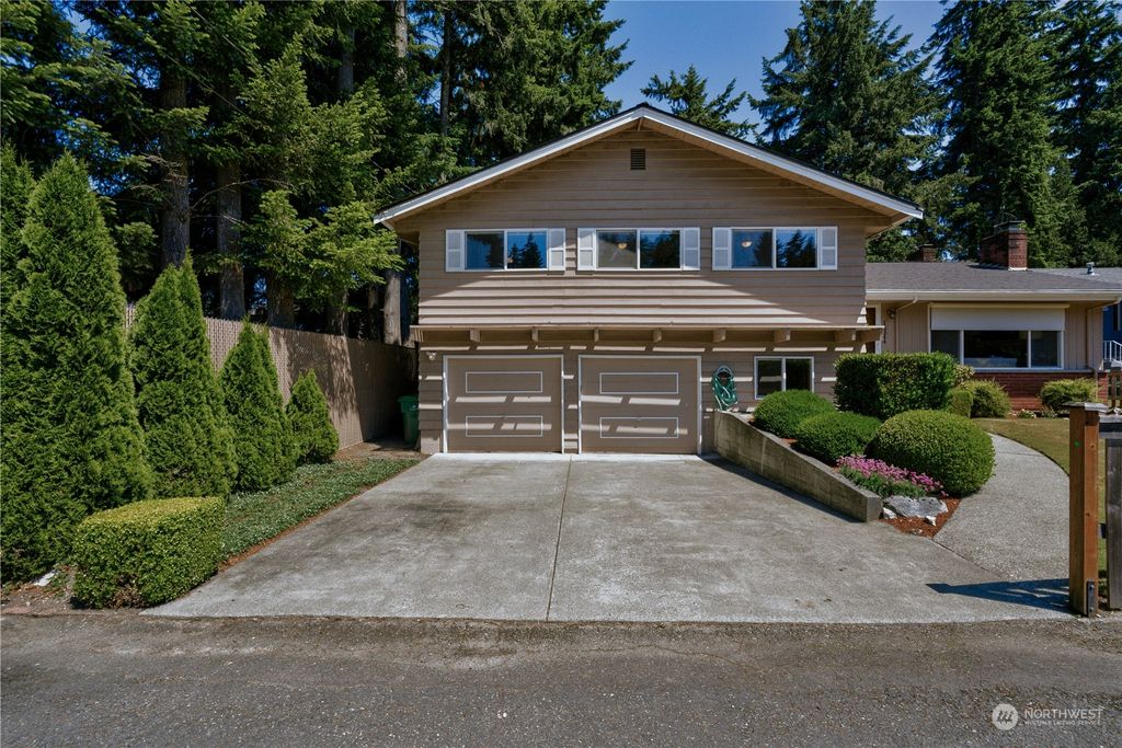 Photo of 16344 Wallingford Avenue N, Shoreline, WA 98133 (MLS # 2126221)