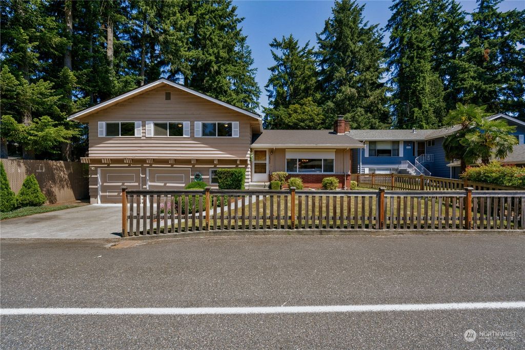 Photo of 16344 Wallingford Avenue N, Shoreline, WA 98133 (MLS # 2126221)