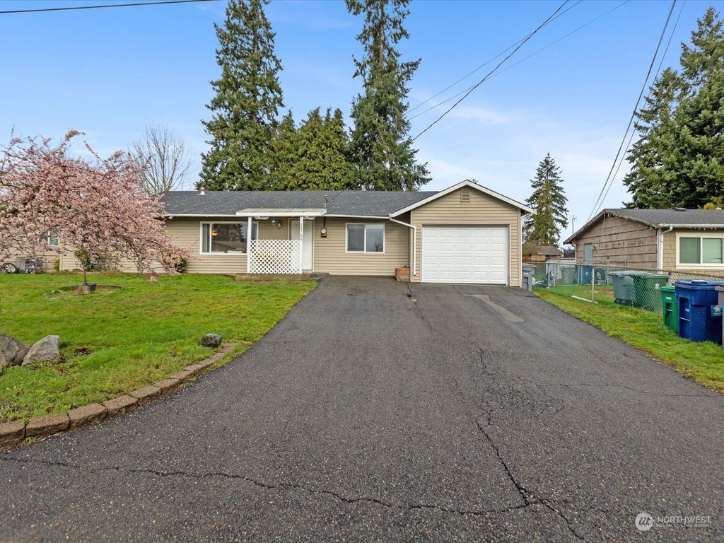 Photo of 15759 119th Place SE, Renton, WA 98058 (MLS # 2210219)