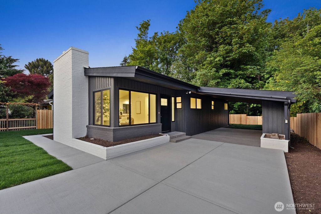 Photo of 10012 8th Avenue NW, Seattle, WA 98177 (MLS # 2522414)