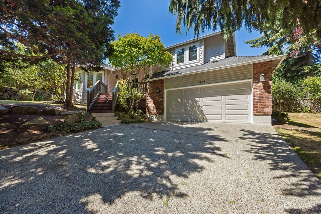 Photo of 1407 4th Street, Kirkland, WA 98033 (MLS # 2265265)