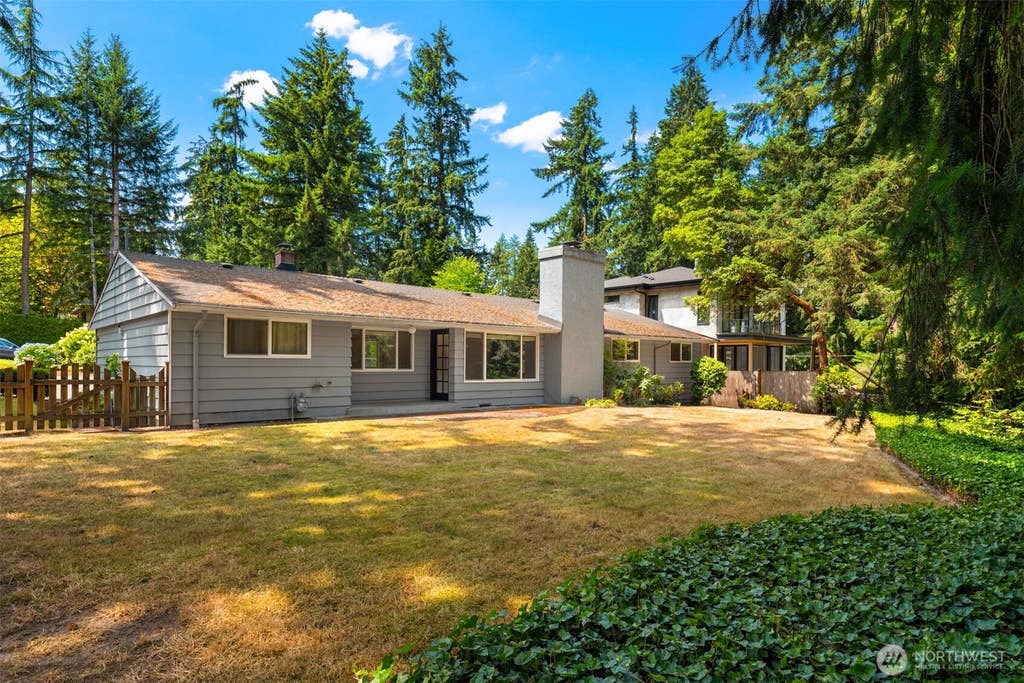 Photo of 10466 SE 19th Street, Bellevue, WA 98004 (MLS # 2565938)
