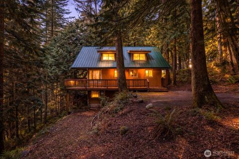 Photo of 329 Sudden Valley Drive, Bellingham, WA 98229 (MLS # 2493275)