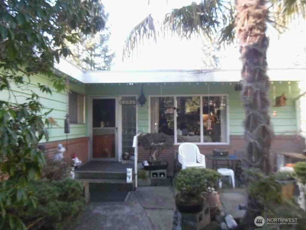 Photo of 11545 6th Place NE, Shoreline, WA 98125 (MLS # 2354580)