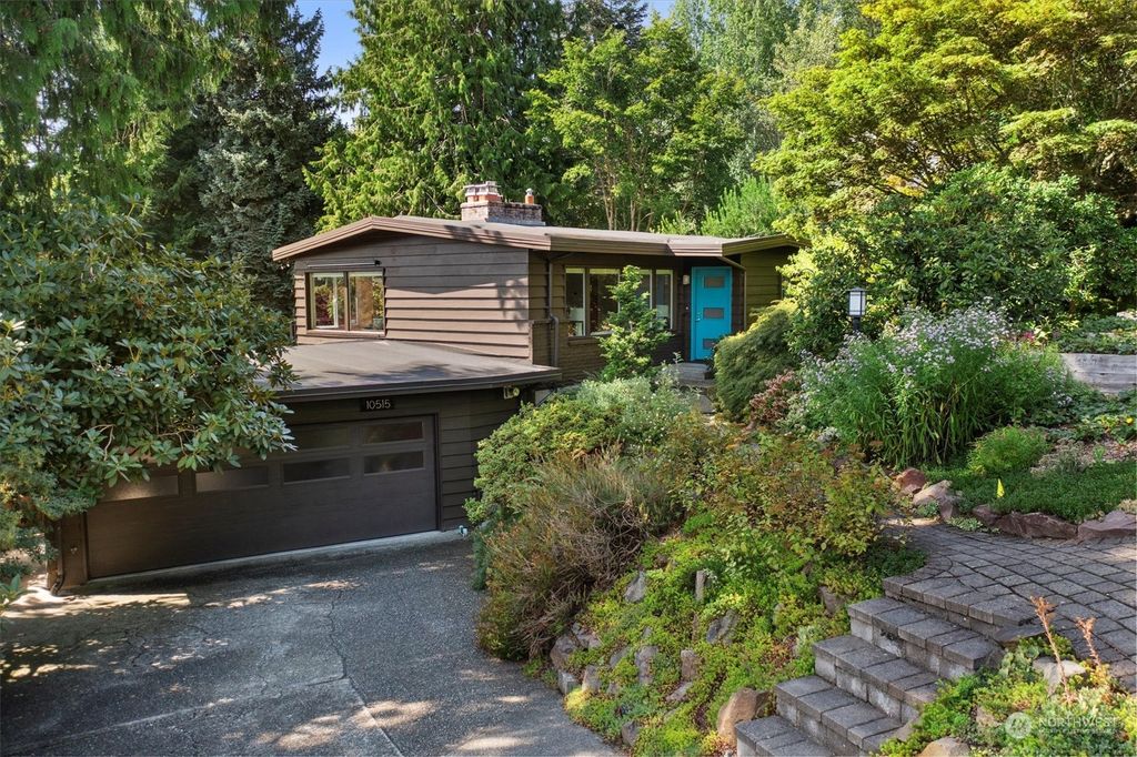 Photo of 10515 Alton Avenue NE, Seattle, WA 98125 (MLS # 2280677)