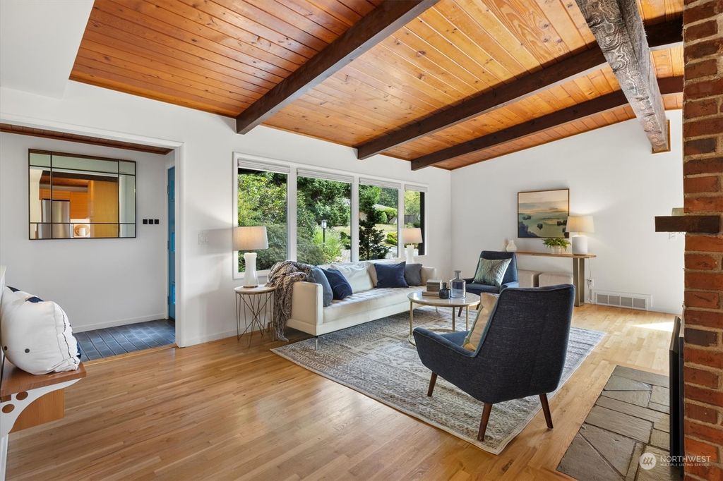 Photo of 10515 Alton Avenue NE, Seattle, WA 98125 (MLS # 2280677)