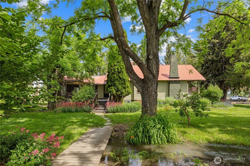 3481 Brown Road