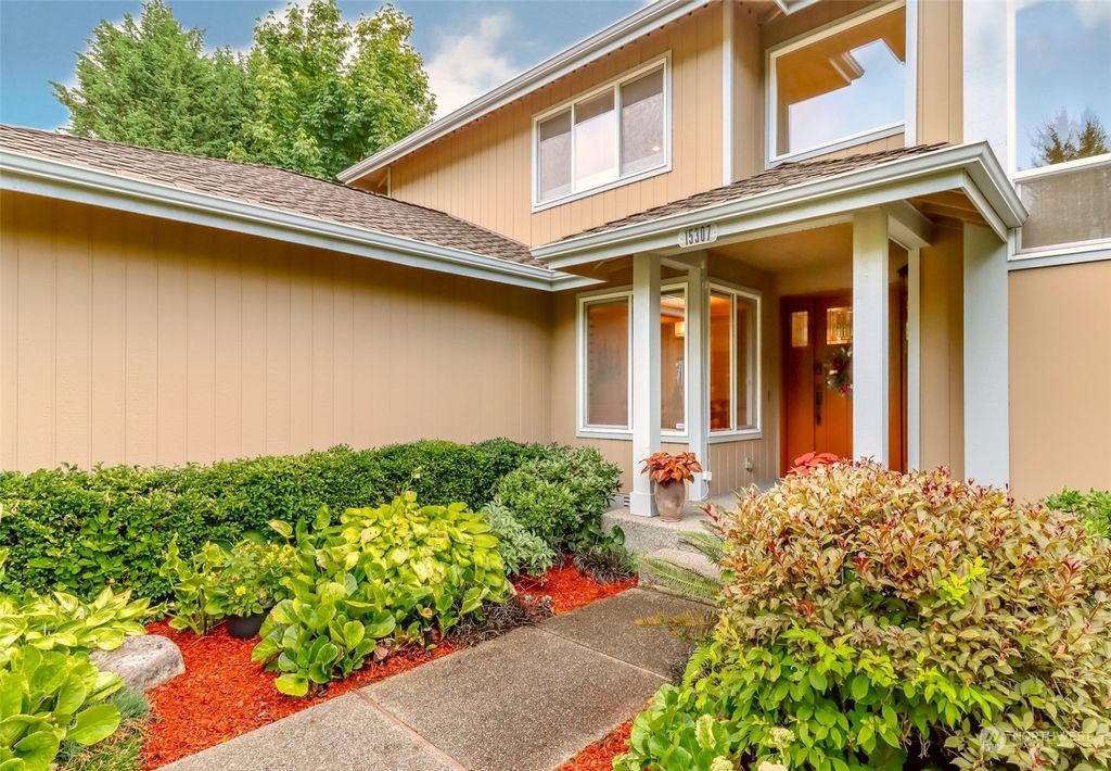 Photo of 15307 SE 133rd Court, Renton, WA 98059 (MLS # 2153292)