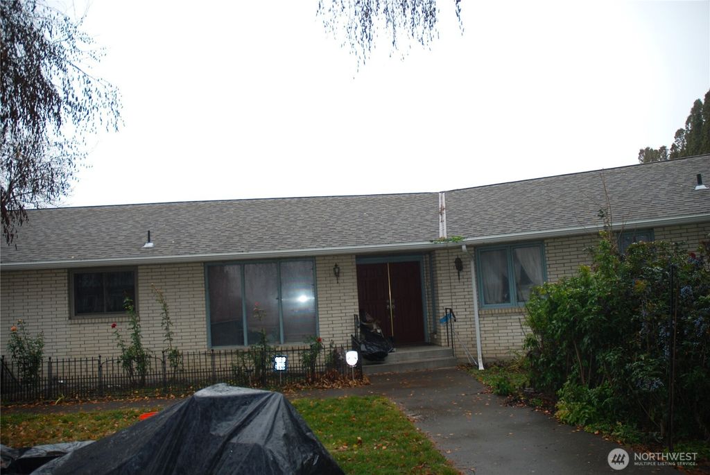 Photo of 20535 Road 6 SE, Warden, WA 98857 (MLS # 2460197)