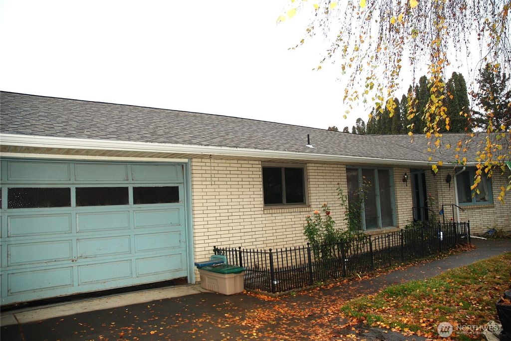 Photo of 20535 Road 6 SE, Warden, WA 98857 (MLS # 2460197)