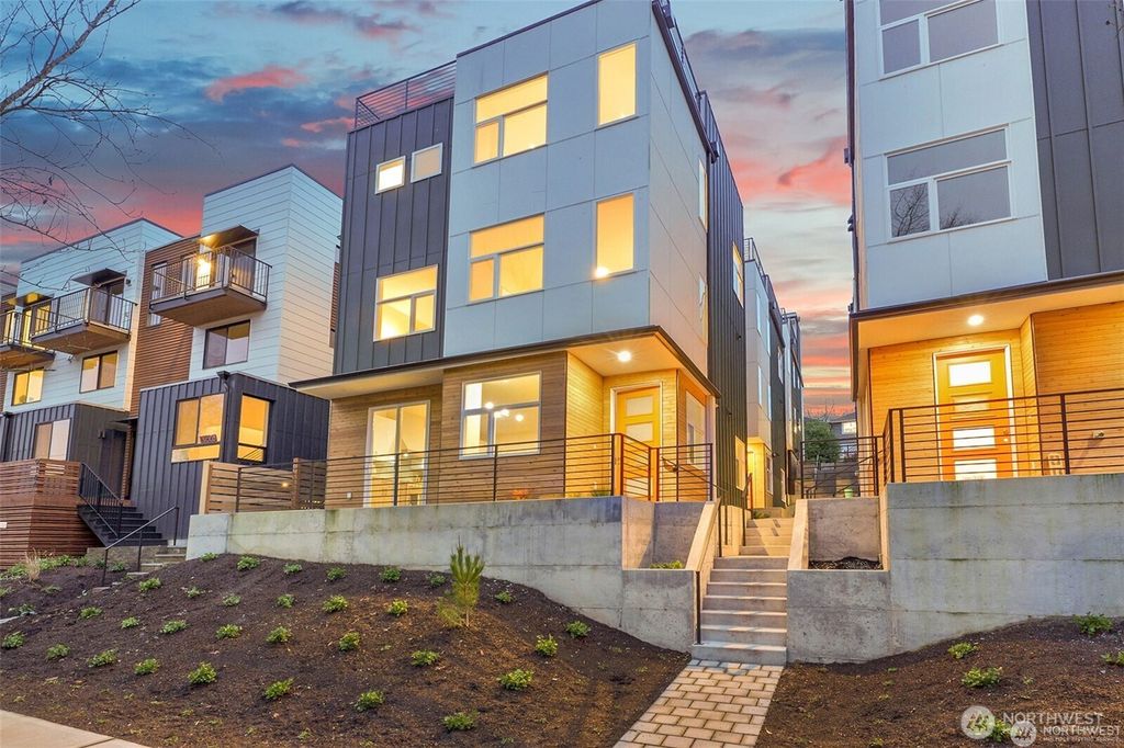 Photo of 908 15th Avenue #A, Seattle, WA 98122 (MLS # 2482903)