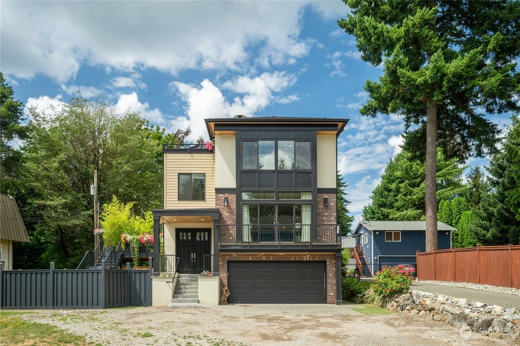 Photo of 18613 103rd Avenue NE, Bothell, WA 98011 (MLS # 2152644)