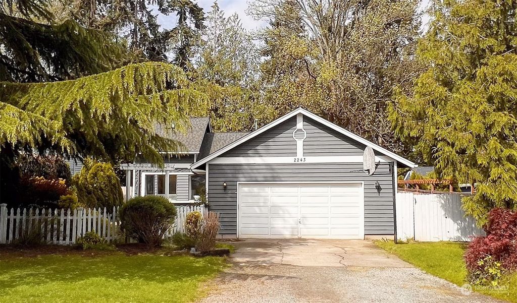 Photo of 2243 80th Ave Ave SE, Mercer Island, WA 98040 (MLS # 2230084)