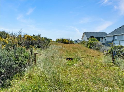 417 N Portal Loop SW Ocean Shores WA 98569