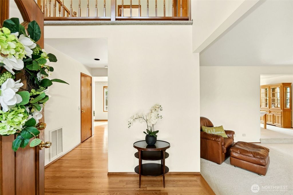 Photo of 6218 113th Place SE, Bellevue, WA 98006 (MLS # 2428369)