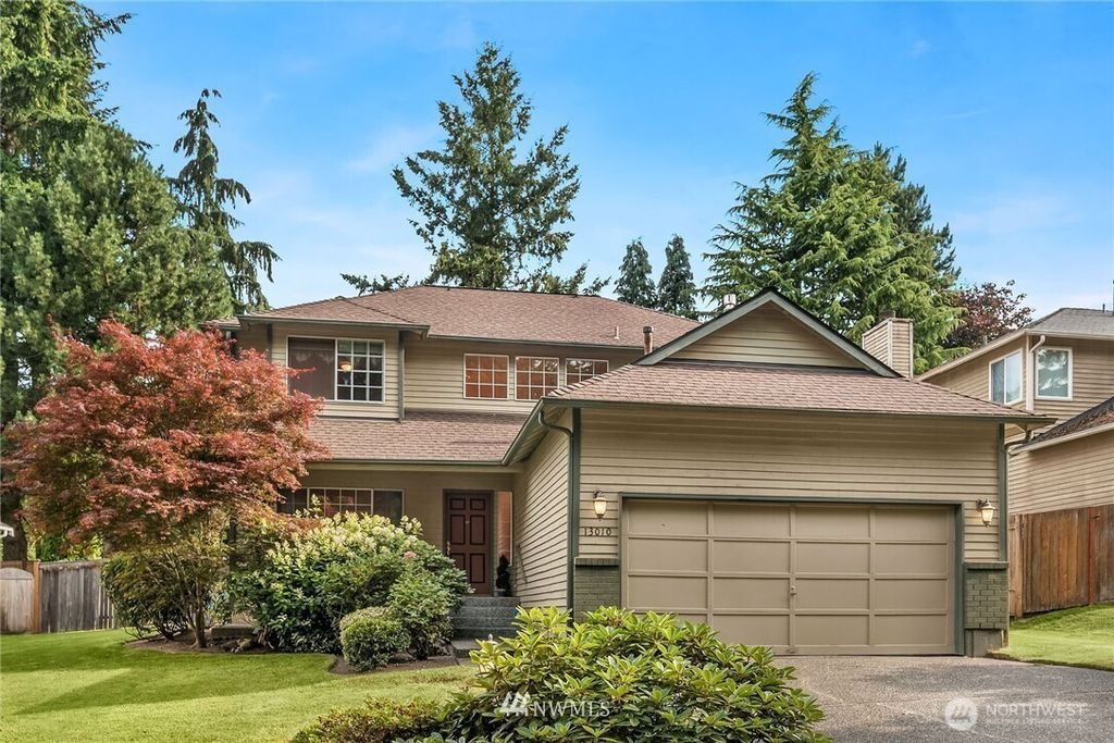 Photo of 13010 NE 103rd Place, Kirkland, WA 98033 (MLS # 2470776)
