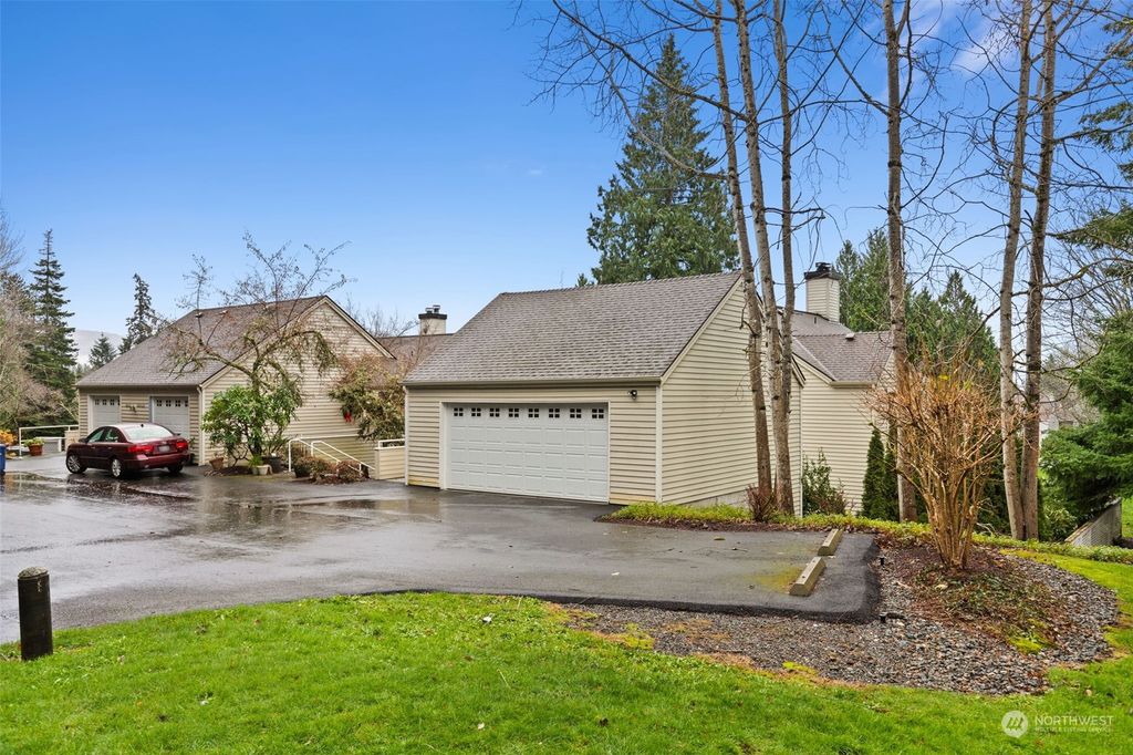 Photo of 22494 SE 42nd Terrace #2217, Issaquah, WA 98029 (MLS # 2316111)
