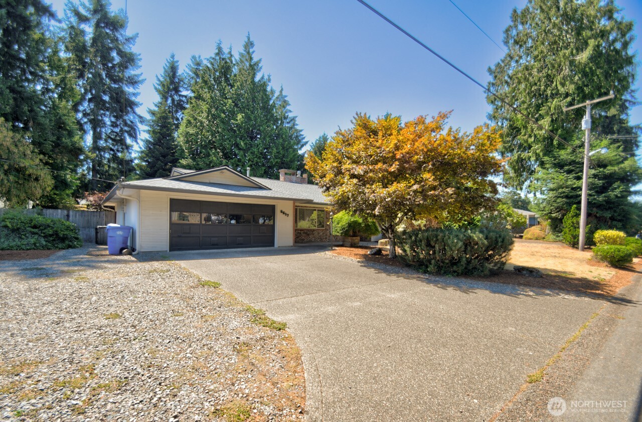 6617 Husky Way SE