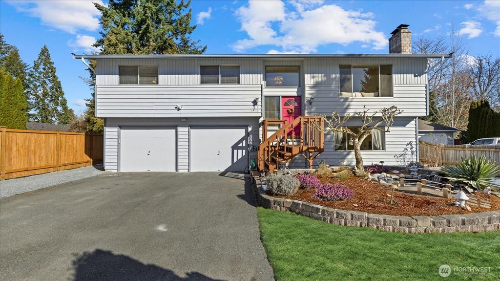 Photo of 3713 134th Place SW, Lynnwood, WA 98087 (MLS # 2332762)