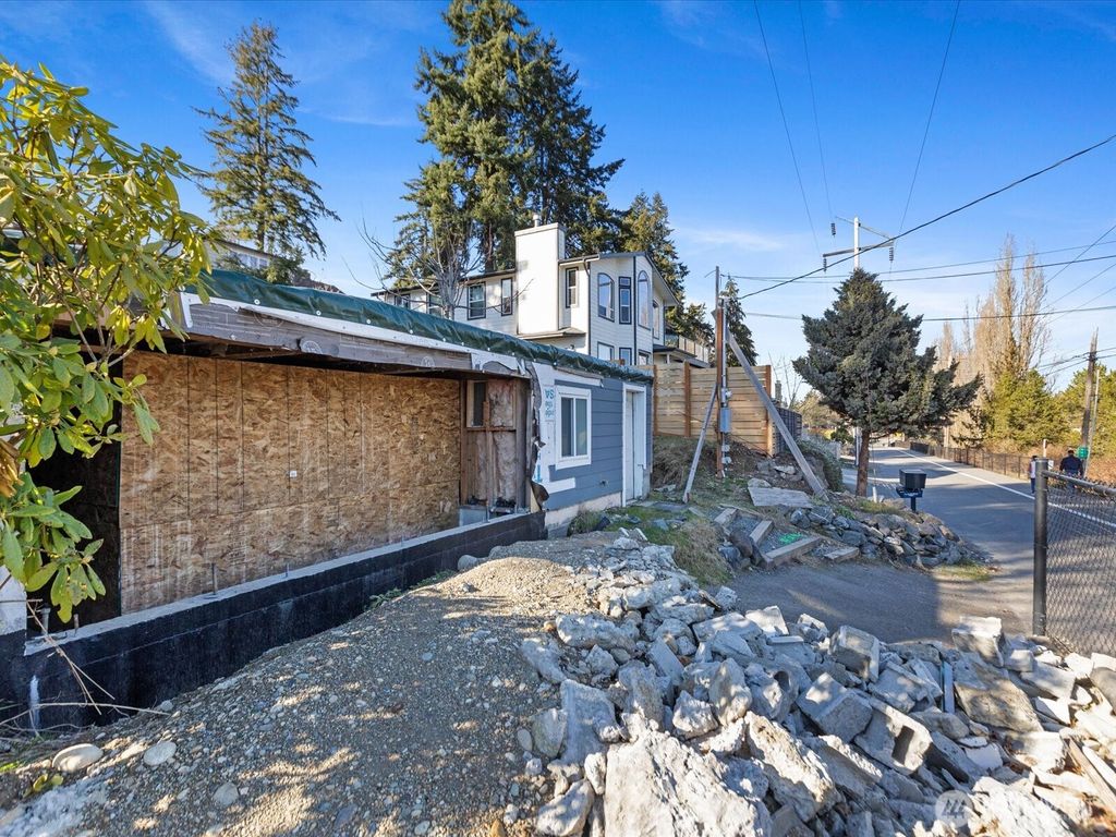 Photo of 23422 74th Avenue W, Edmonds, WA 98026 (MLS # 2338464)