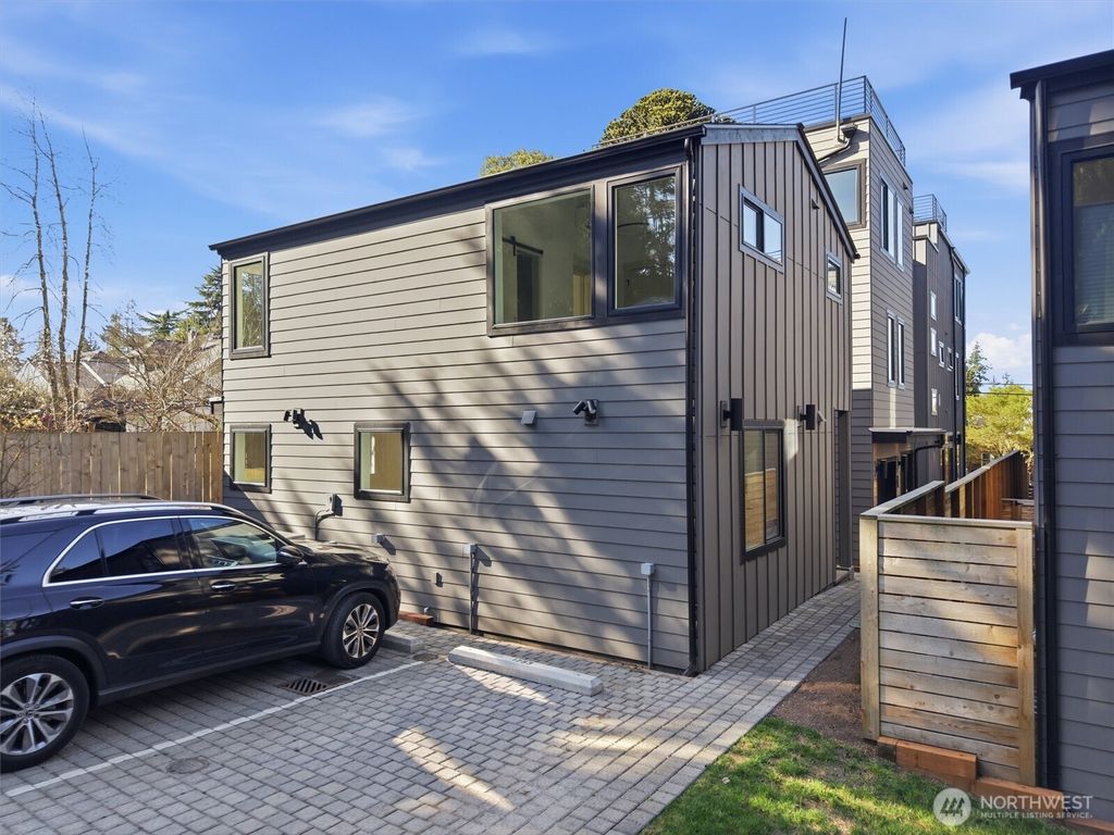 Photo of 1257 NE 100th Street, Seattle, WA 98125 (MLS # 2453629)