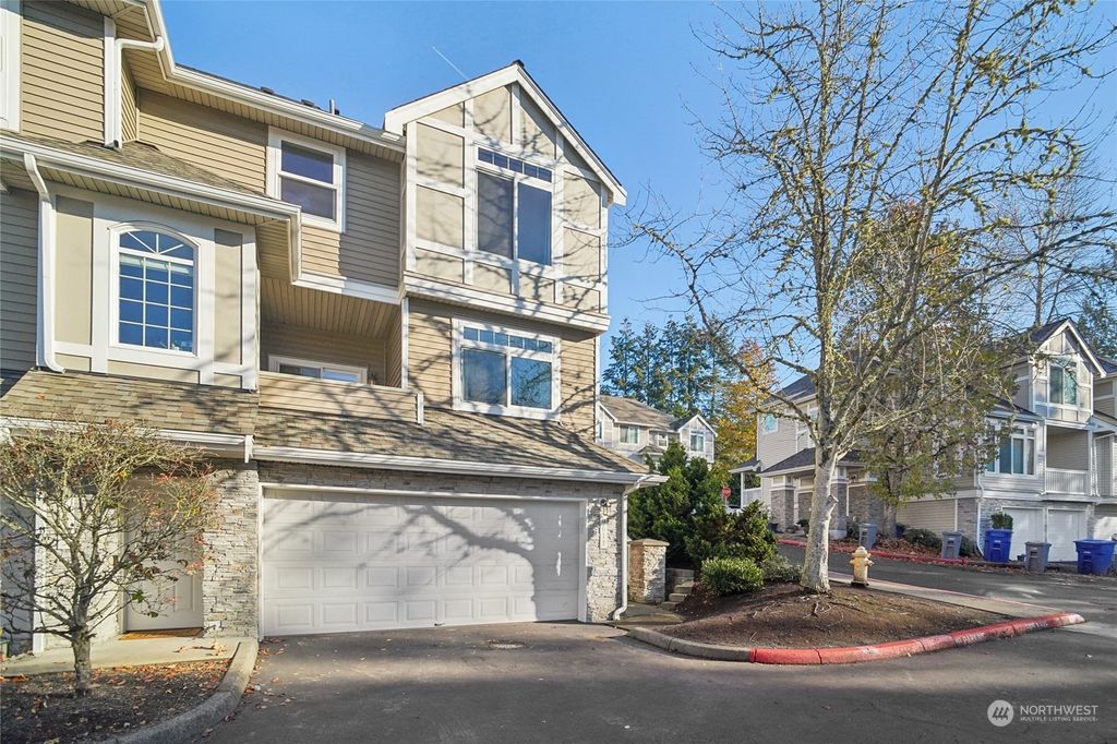 Photo of 6617 SE Cougar Mountain Way, Bellevue, WA 98006 (MLS # 2314005)