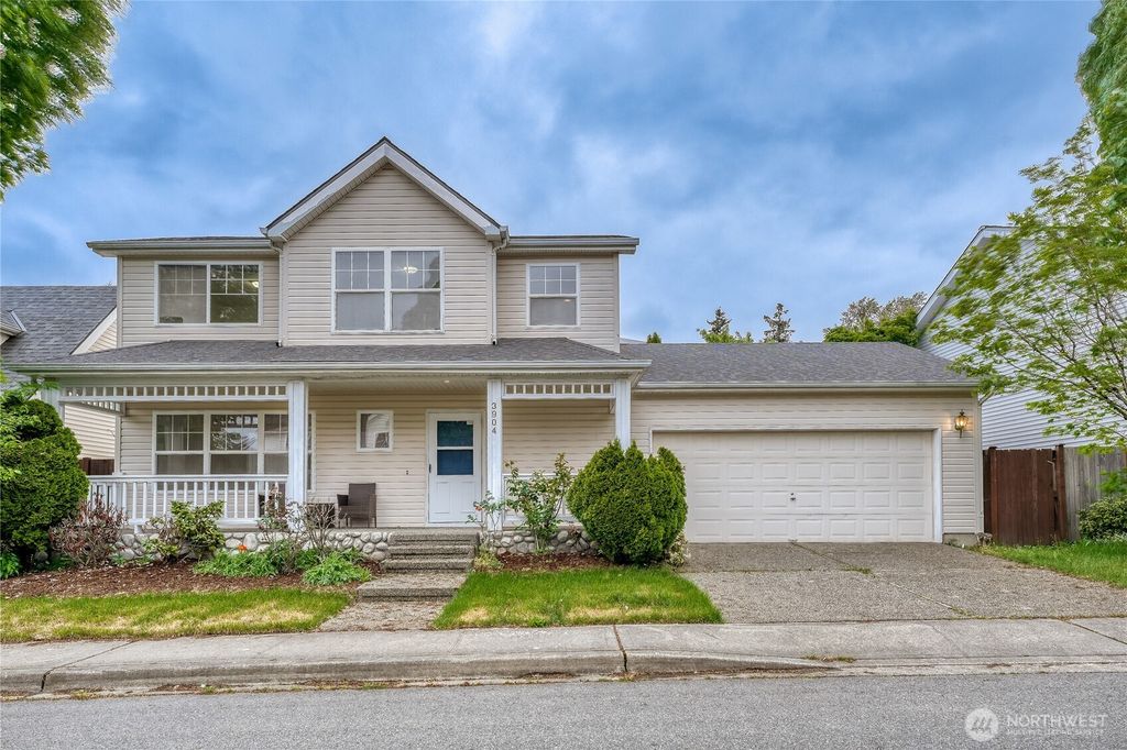 Photo of 3904 NE 5th Place, Renton, WA 98056 (MLS # 2526022)