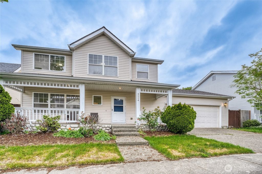 Photo of 3904 NE 5th Place, Renton, WA 98056 (MLS # 2526022)