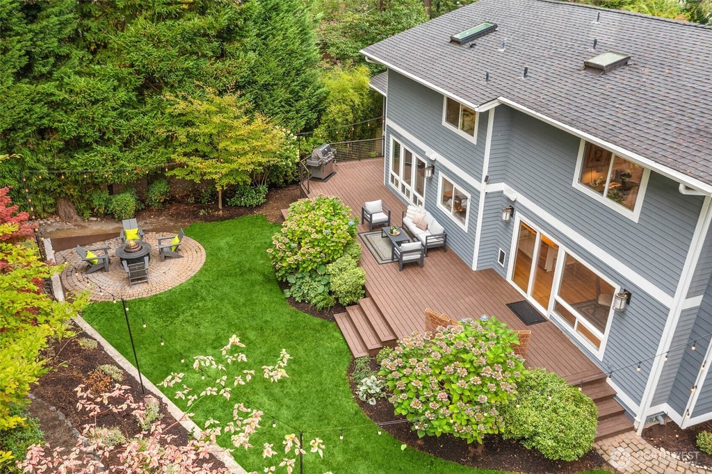 Photo of 7803 89th Place SE, Mercer Island, WA 98040 (MLS # 2591076)