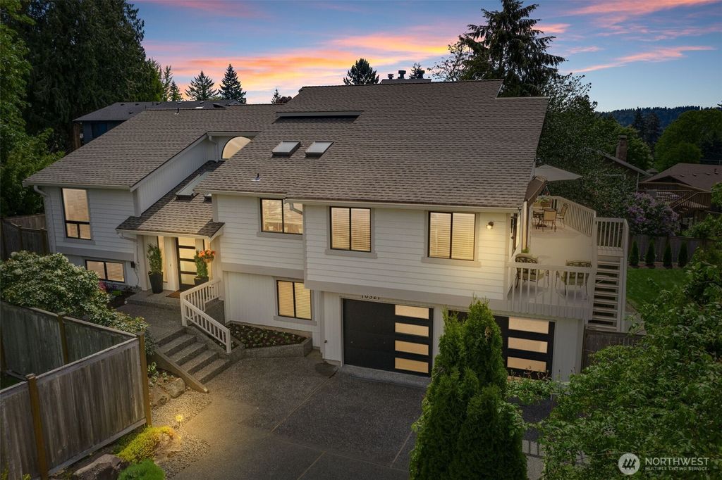 Photo of 10321 NE 201st Place, Bothell, WA 98011 (MLS # 2363729)