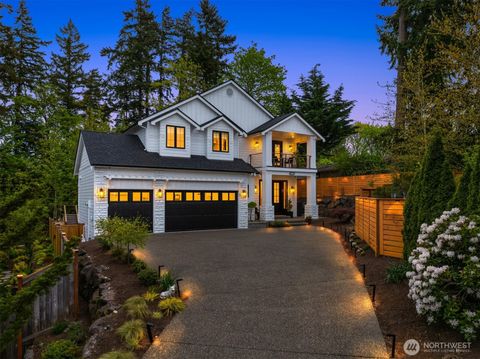 Photo of 4221 NE 27th Place, Renton, WA 98059 (MLS # 2519100)