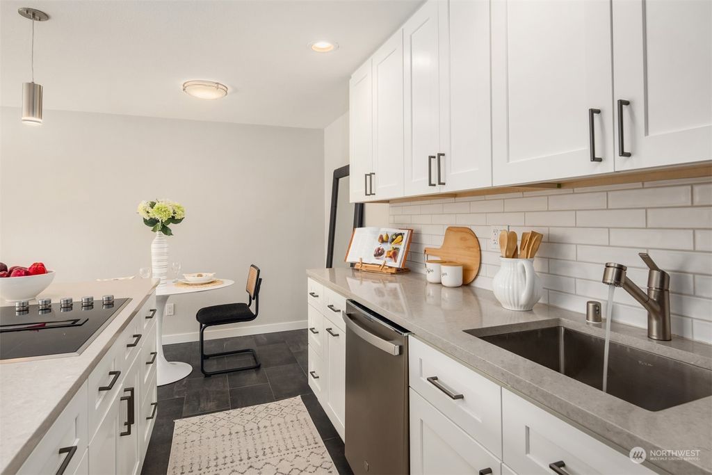 Photo of 733 Lake Street S #105, Kirkland, WA 98033 (MLS # 2168908)