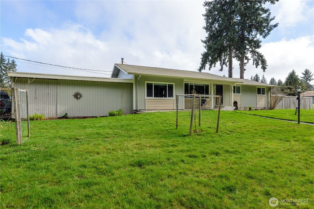 Photo of 1717 S F Street, Port Angeles, WA 98363 (MLS # 2495559)