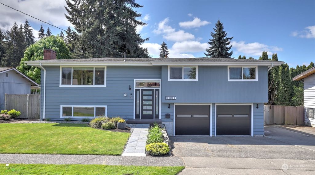Photo of 2621 NE 24th Street, Renton, WA 98056 (MLS # 2233775)