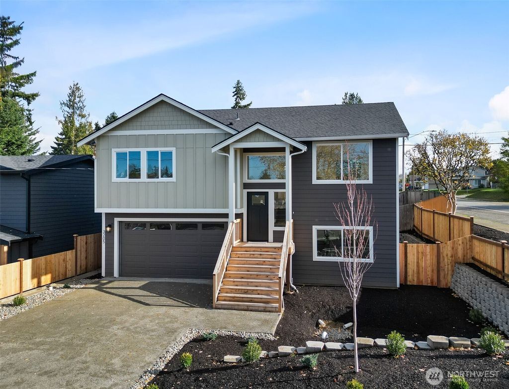 Photo of 3205 19th Street, Everett, WA 98201 (MLS # 2454089)