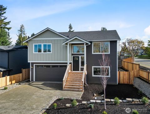 Photo of 3205 19th Street, Everett, WA 98201 (MLS # 2454089)