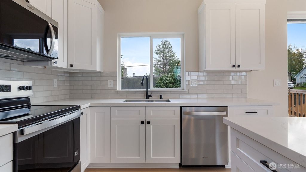 Photo of 3205 19th Street, Everett, WA 98201 (MLS # 2454089)