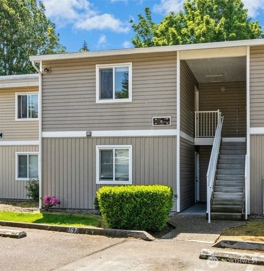 Photo of 12513 NE 130th Way #C204, Kirkland, WA 98034 (MLS # 2374451)