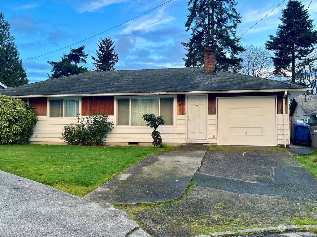 Photo of 2423 S 137th Street, SeaTac, WA 98168 (MLS # 2188863)