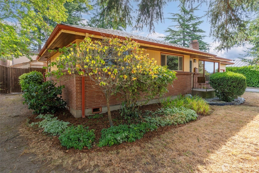 Photo of 344 SE O'Leary Street, Oak Harbor, WA 98277 (MLS # 2581849)