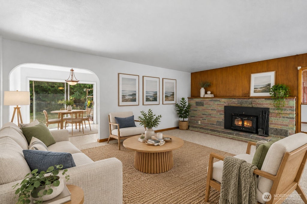 Photo of 344 SE O'Leary Street, Oak Harbor, WA 98277 (MLS # 2581849)