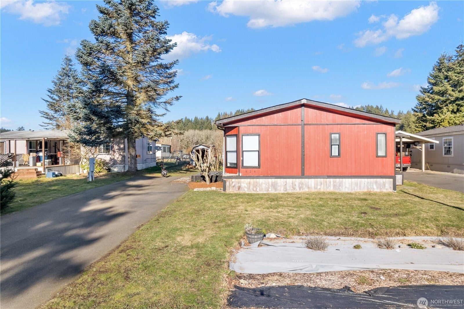 924 Lincoln Avenue E 56