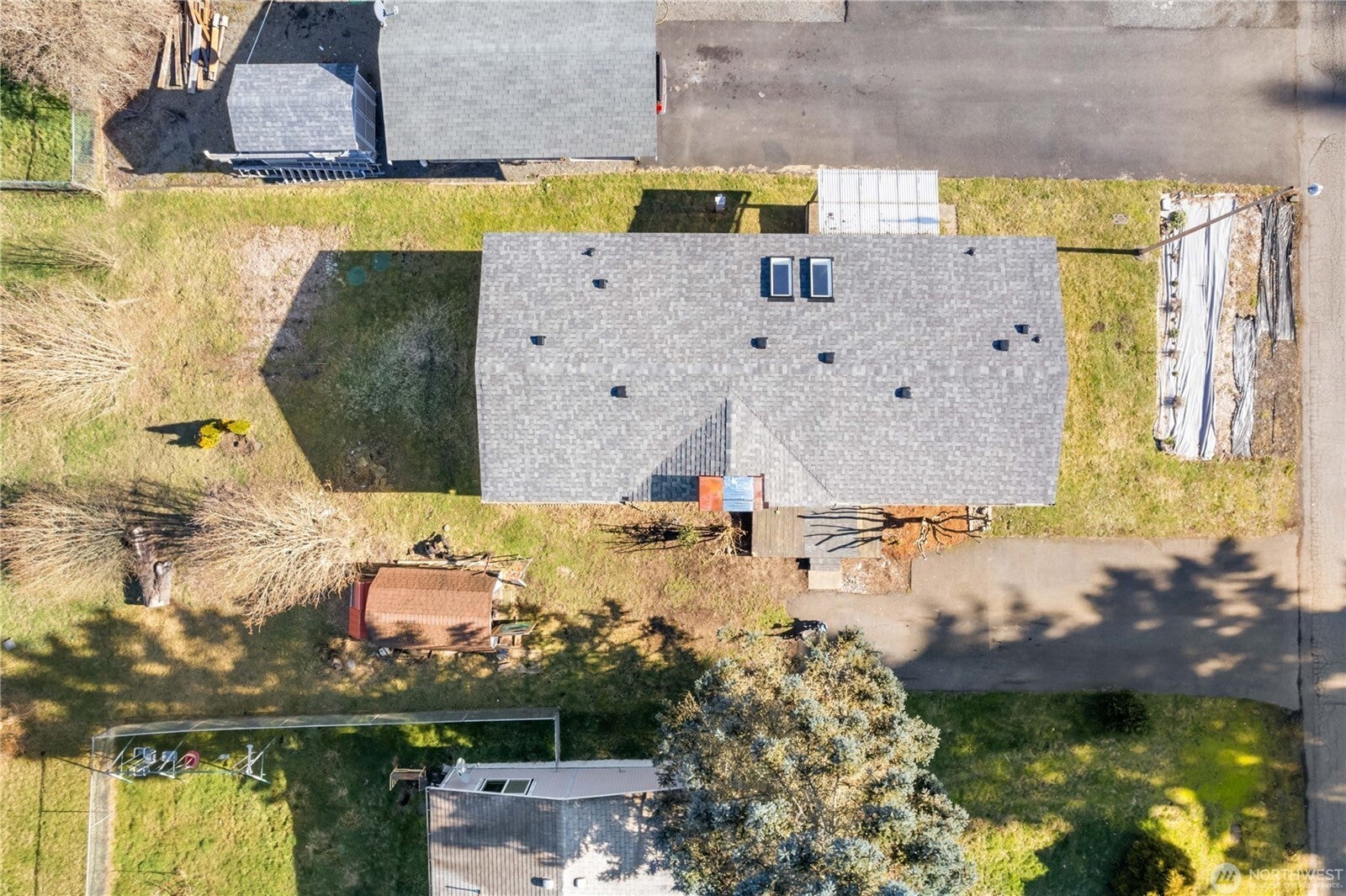 924 Lincoln Avenue E 56