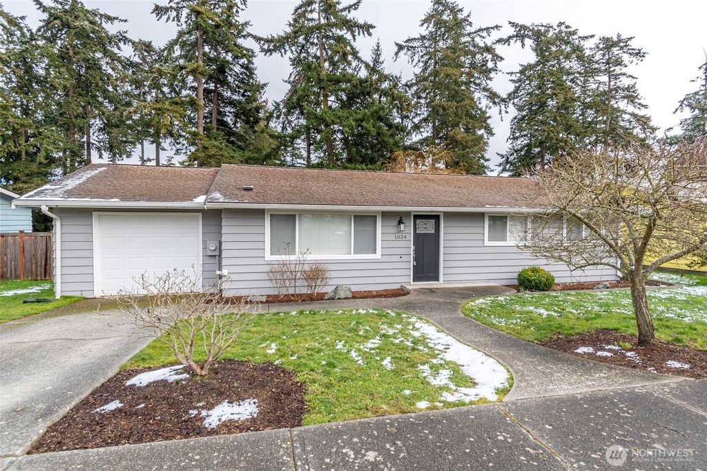 Photo of 1024 NW Anchor Drive, Oak Harbor, WA 98277 (MLS # 2515660)