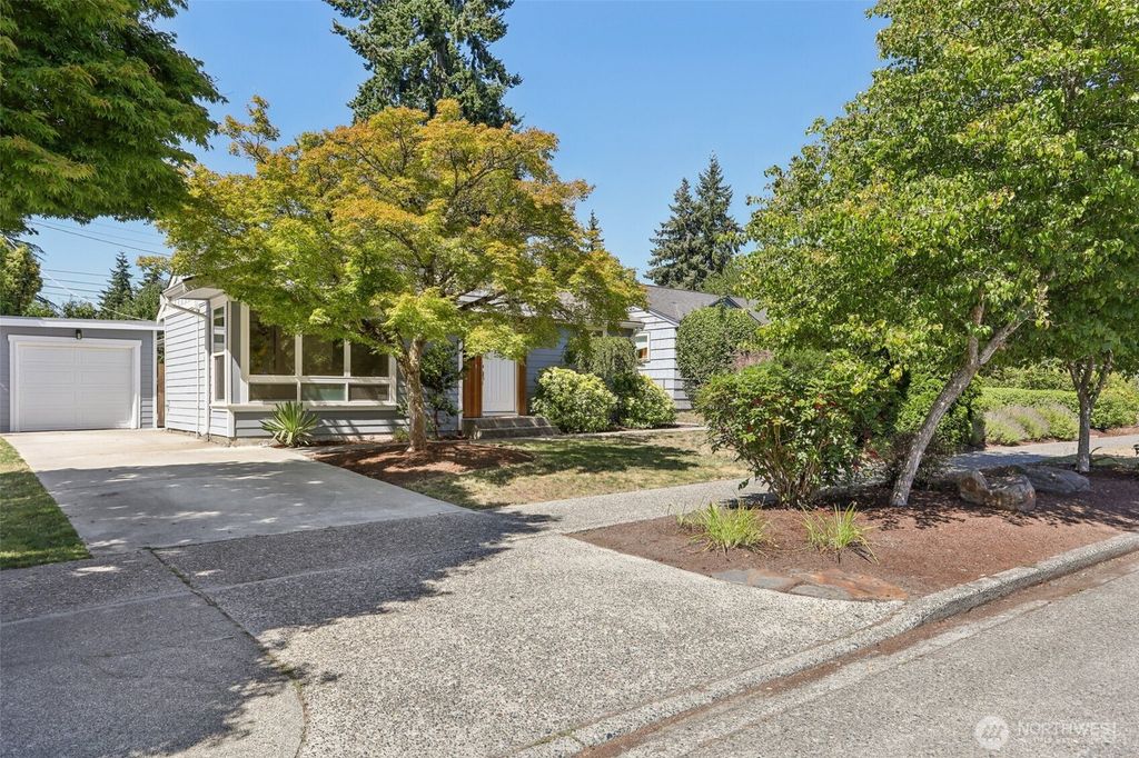 Photo of 9215 30th Ave Ave SW, Seattle, WA 98126 (MLS # 2422442)