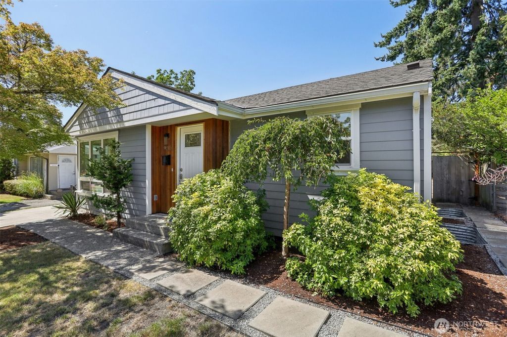 Photo of 9215 30th Ave Ave SW, Seattle, WA 98126 (MLS # 2422442)