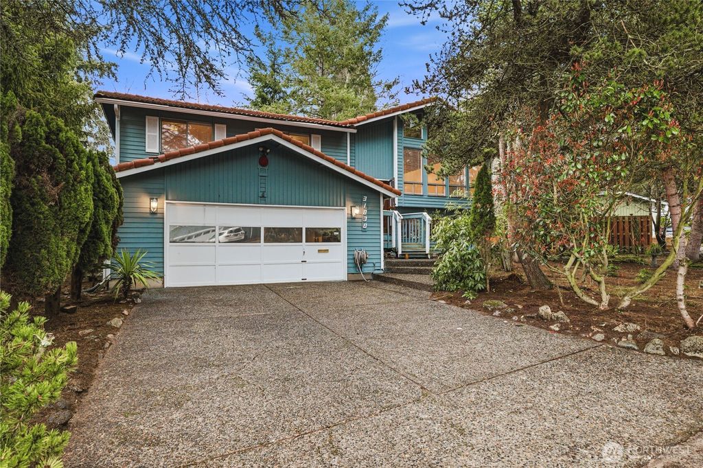 Photo of 31838 25th Avenue SW, Federal Way, WA 98023 (MLS # 2488058)