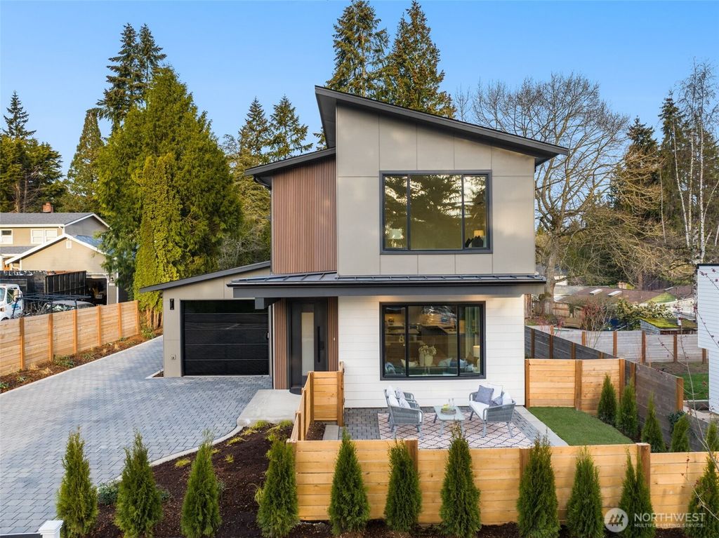 Photo of 11014 104th Avenue NE, Kirkland, WA 98033 (MLS # 2350118)